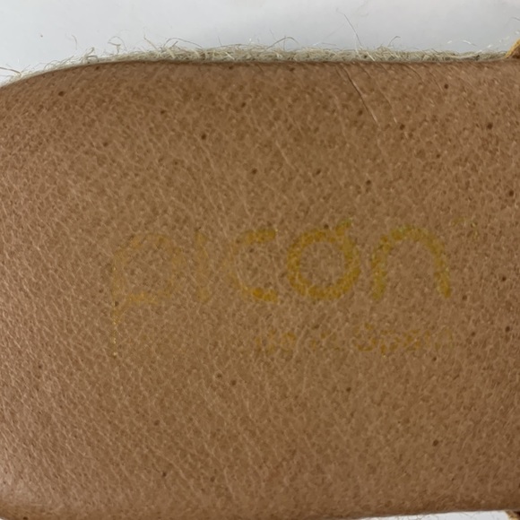 Picon made in Spain mustard gold tone slip on sandals size 6 - Picture 9 of 11